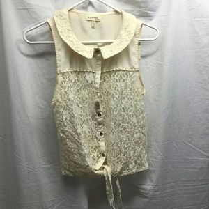 Monteau White sleeveless lacy top